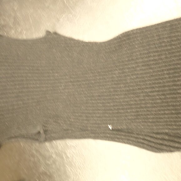 Star City Sleeveless Black Turtleck Sweater - Picture 5 of 5